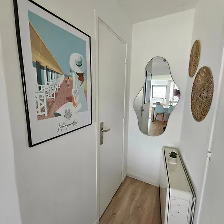 Ocea Marina Appartement Vue Mer Refait A Neuf Avec Parking Privatif Deauville Exterior photo