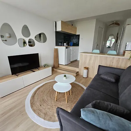 Ocea Marina Appartement Vue Mer Refait A Neuf Avec Parking Privatif Deauville Exterior photo